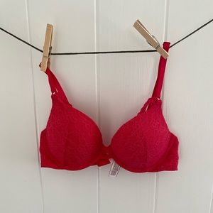 VICTORIA’S SECRET PUSH UP 34B
